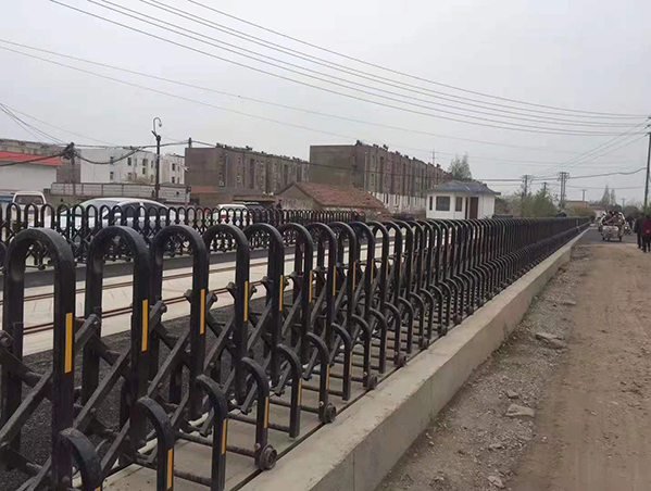 DSM-TL型伸縮式鐵路道口電動欄門